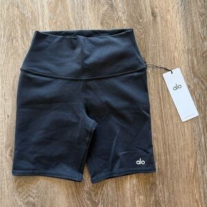 ALO Yoga Women's Black Bike Shorts